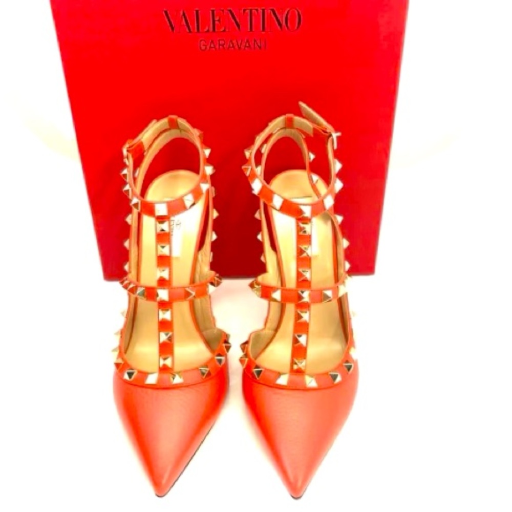 New in box. Valentino Rockstud 39